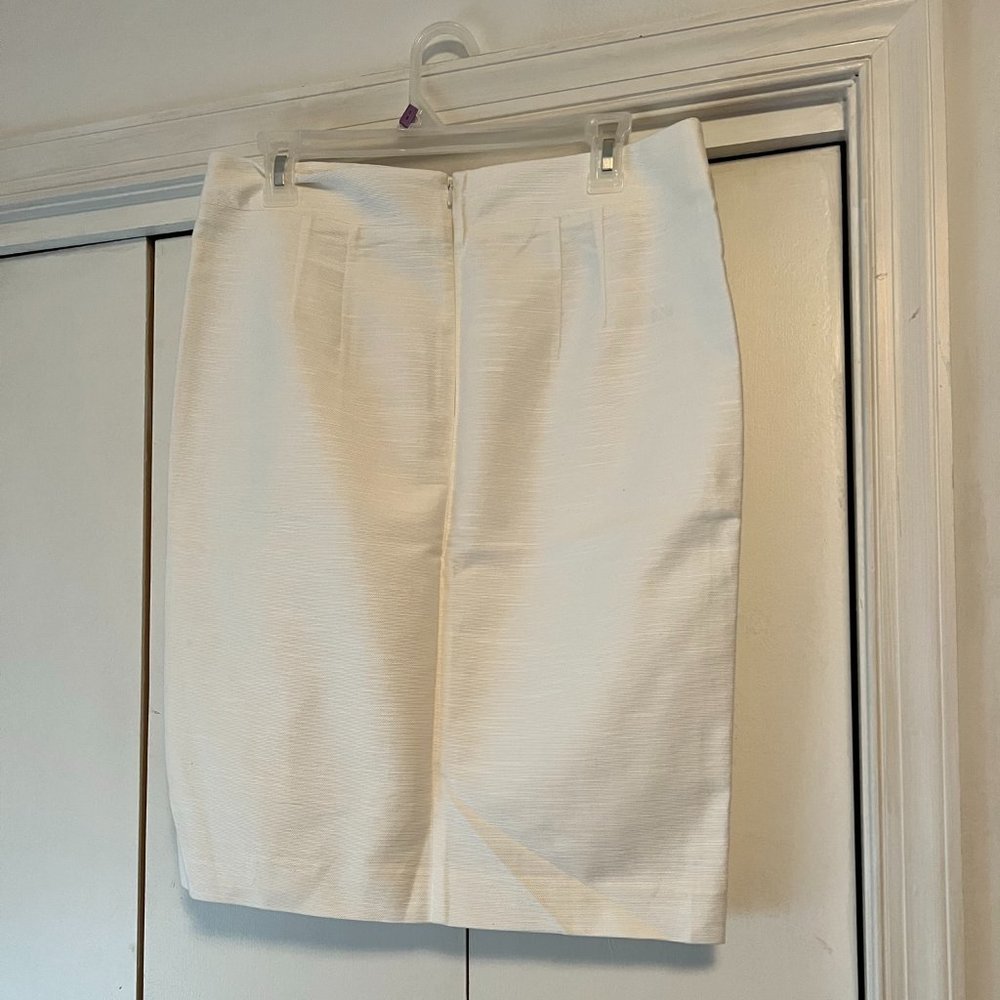 NWOT! Loft White Skirt w/Faux Buttons and Front Slit - Size 10